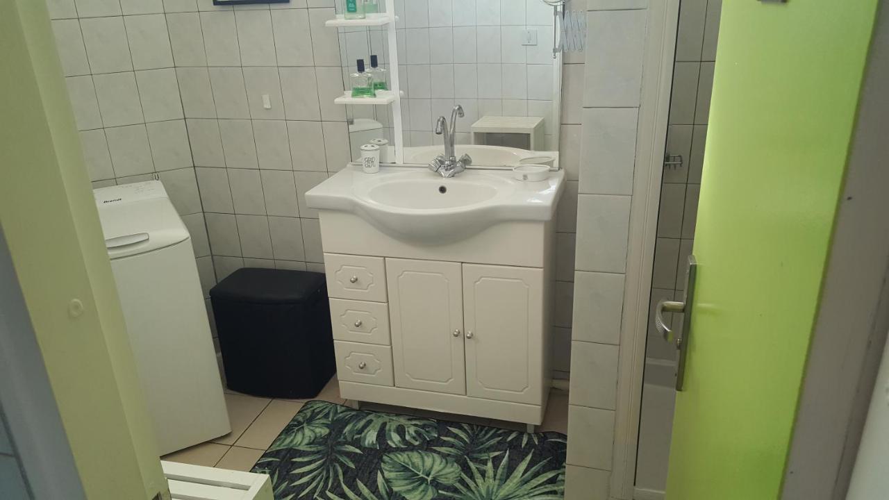 Ferienwohnung Les Pieds Dans L'Eau Tartane Exterior foto